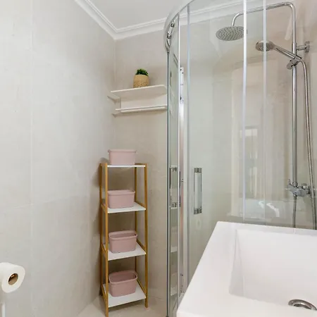 Apartment Yourhouse Roses 9 *