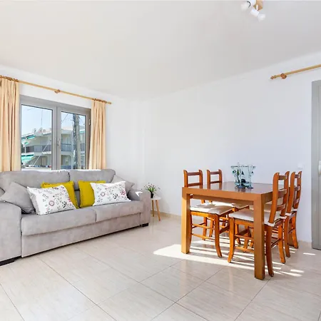 Apartamento Yourhouse Roses 9 *